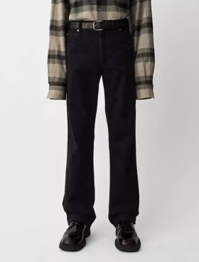 02 Relaxed Straight Jeans
