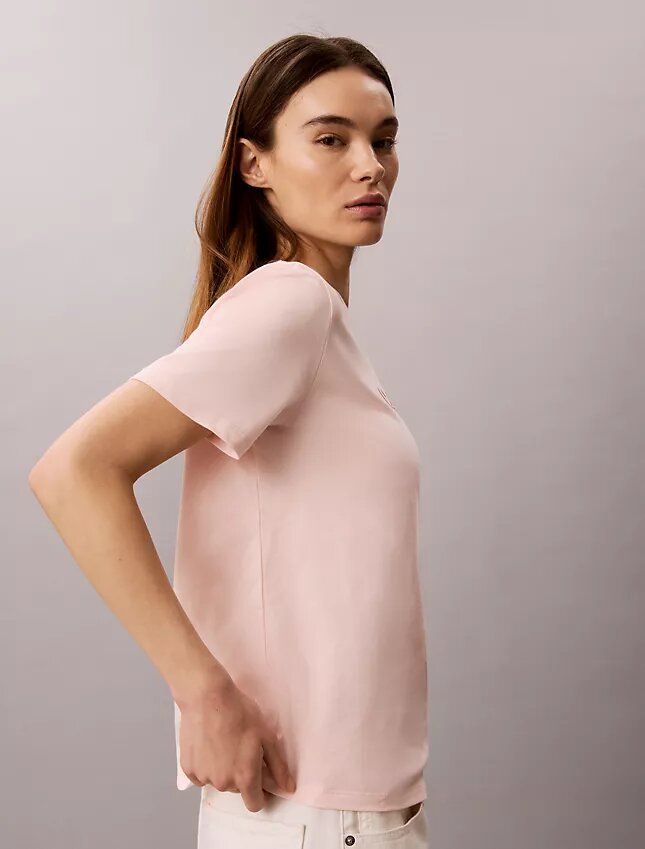 Bold Logo Graphic Classic T-Shirt Bold Logo Graphic Classic T-Shirt