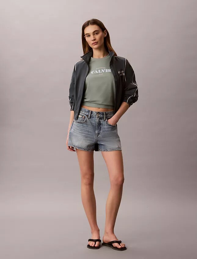 Bold Logo Graphic Classic T-Shirt Bold Logo Graphic Classic T-Shirt