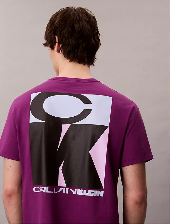 Bold Logo Graphic Relaxed T-Shirt Bold Logo Graphic Relaxed T-Shirt