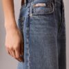 Cropped Barrel Jeans