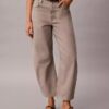 Cropped Barrel Jeans