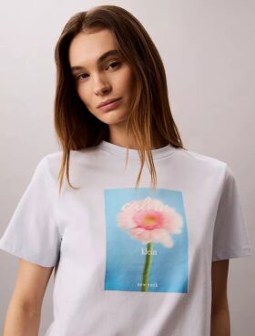 Daisy Graphic Classic T-Shirt