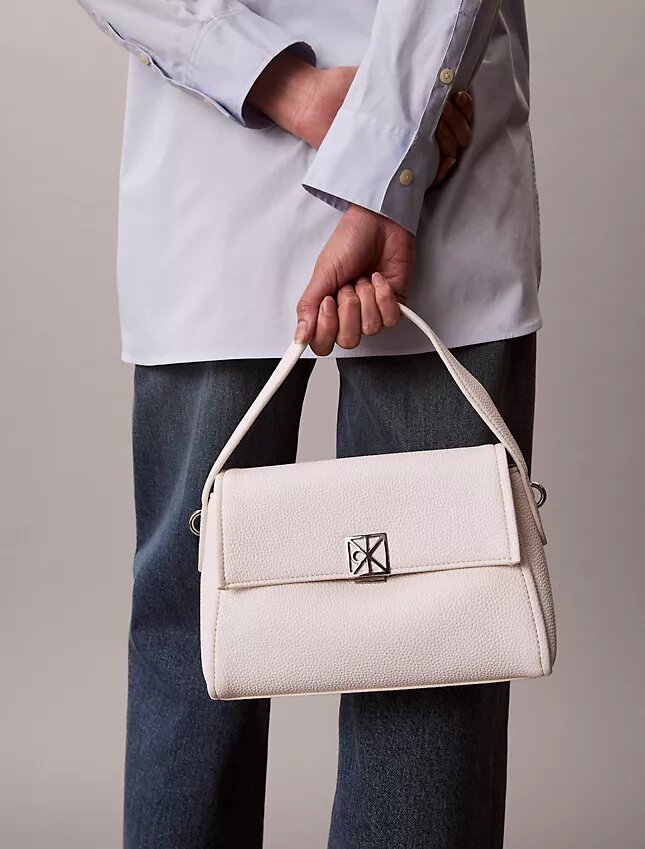 Emblem Logo Hardware Pebble Shoulder Bag Emblem Logo Hardware Pebble Shoulder Bag