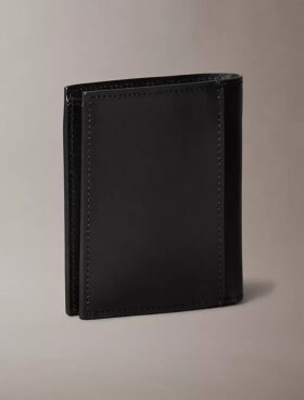 Leather Logo Plaque Slim Bifold Wallet Leather Logo Plaque Slim Bifold Wallet