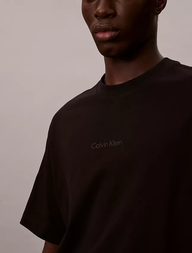 Micro Logo Graphic Relaxed T-Shirt Micro Logo Graphic Relaxed T-Shirt