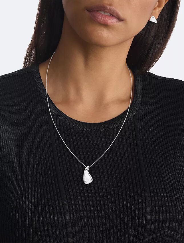 Minimalist Organic Shape Necklace Minimalist Organic Shape Necklace