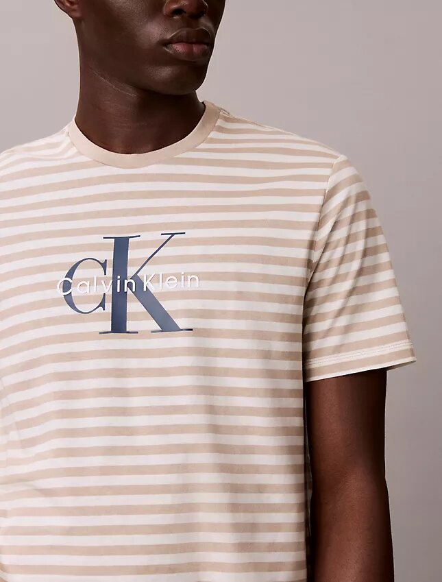 Monologo Graphic Stripe Classic T-Shirt Monologo Graphic Stripe Classic T-Shirt