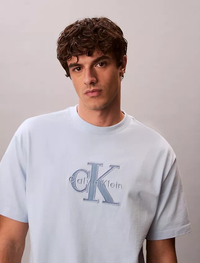 Monologo Outline Graphic Classic T-Shirt Monologo Outline Graphic Classic T-Shirt