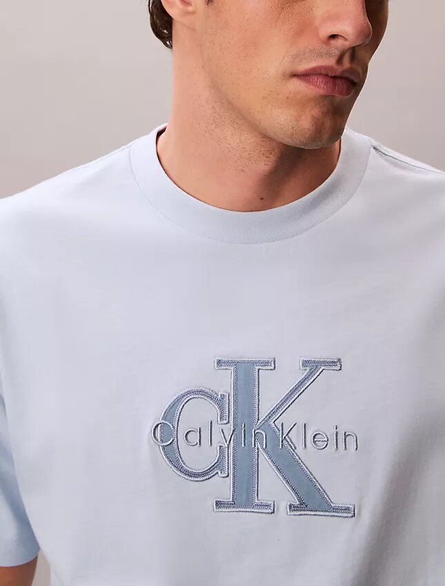 Monologo Outline Graphic Classic T-Shirt Monologo Outline Graphic Classic T-Shirt