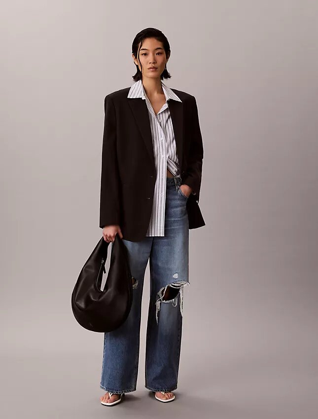 Pebble Grain Crescent Shoulder Bag Pebble Grain Crescent Shoulder Bag