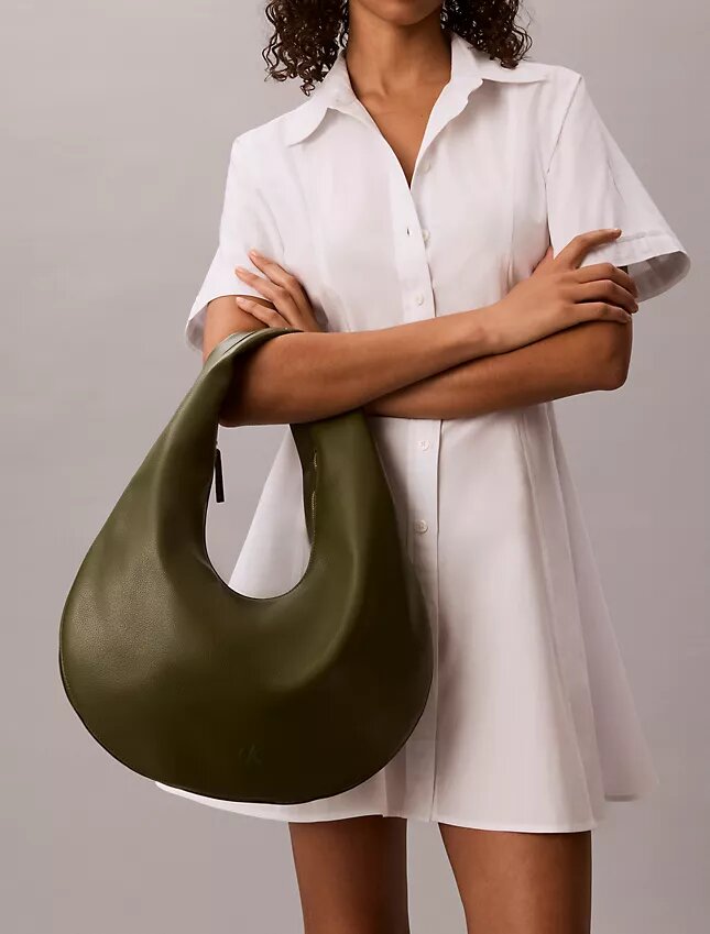 Pebble Grain Crescent Shoulder Bag Pebble Grain Crescent Shoulder Bag