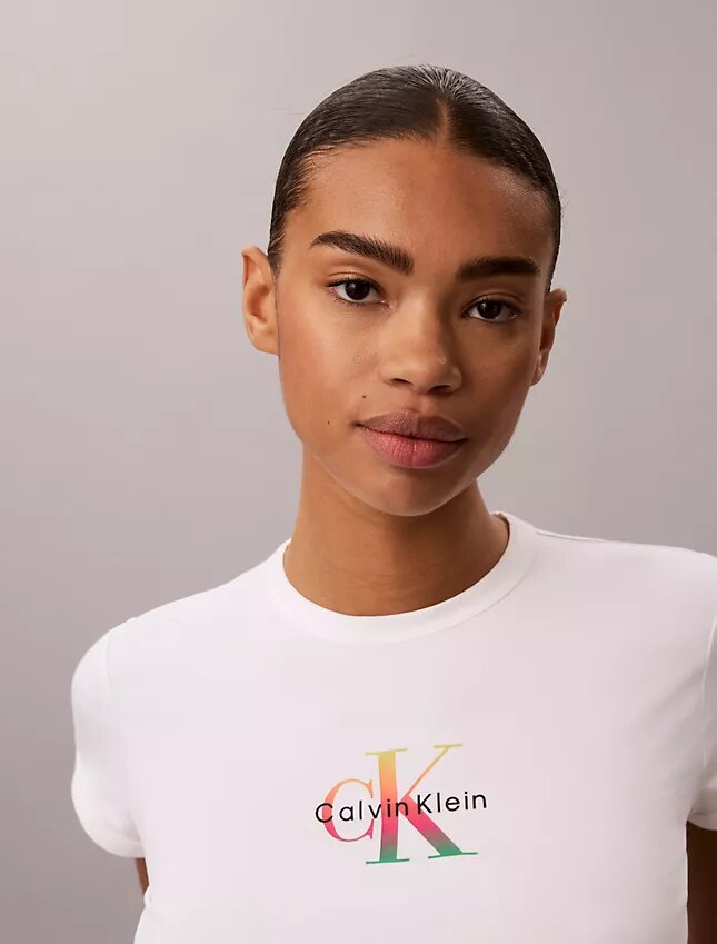 Pride Monologo Baby Tee Pride Monologo Baby Tee