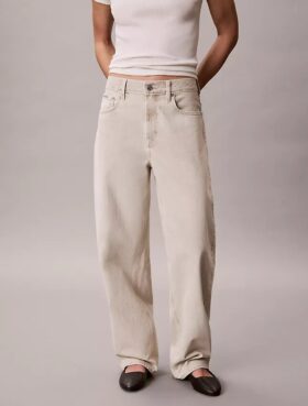 Relaxed Barrel Jeans