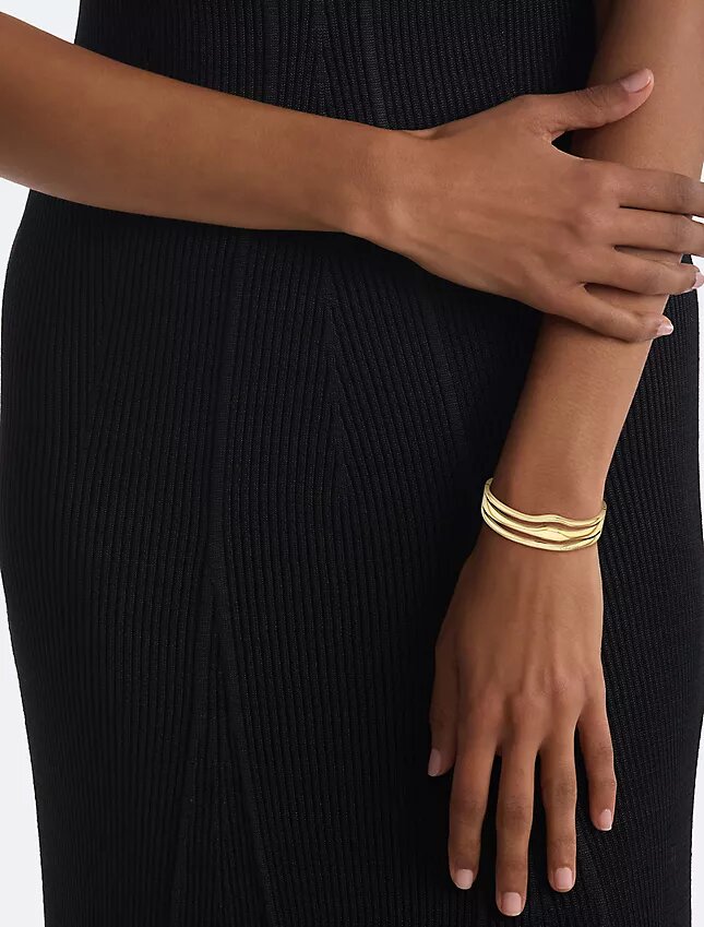 Sculptural Fluid Shape Hinged Bangle Sculptural Fluid Shape Hinged Bangle