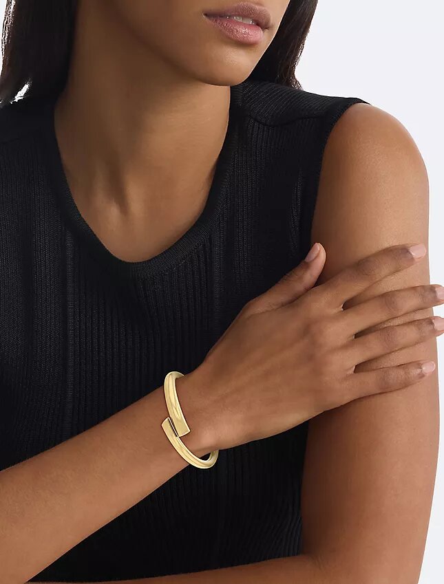 Sculptural Round Bangle Sculptural Round Bangle