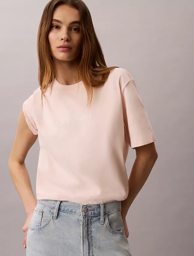 Standard Logo Relaxed T-Shirt Standard Logo Relaxed T-Shirt