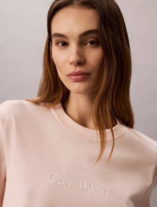 Standard Logo Relaxed T-Shirt Standard Logo Relaxed T-Shirt