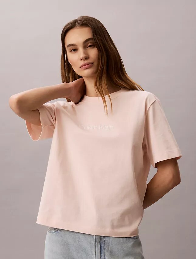 Standard Logo Relaxed T-Shirt Standard Logo Relaxed T-Shirt